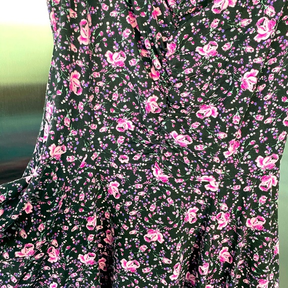 Betsey Johnson Fit & Flare Floral Dress w/ Pockets - Picture 5 of 6